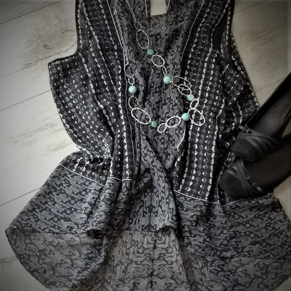 Kenneth Cole - Sleeveless hi-low unique blouse!